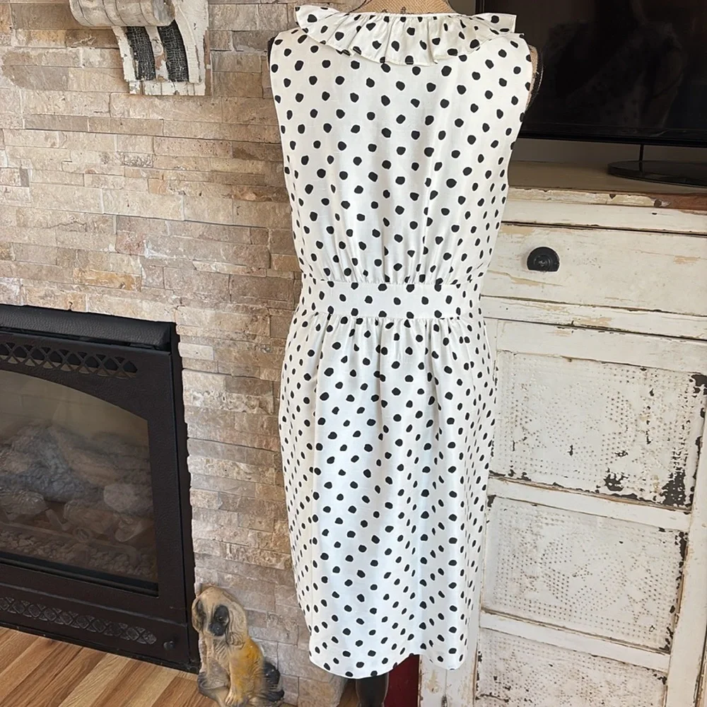 Kate Spade 100% silk white black polka dot sleeveless ruffle top dress. Size zip